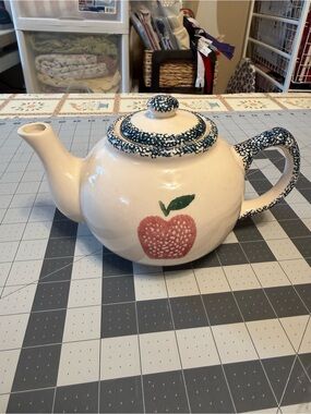 Vintage Loomco spongeware teapot